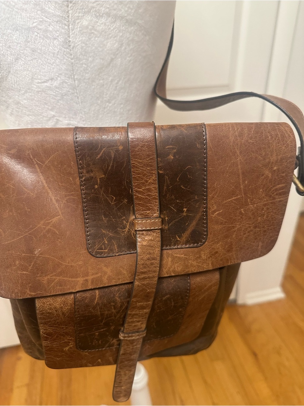 C&C California Brown Leather Crossbody Saddle Bag